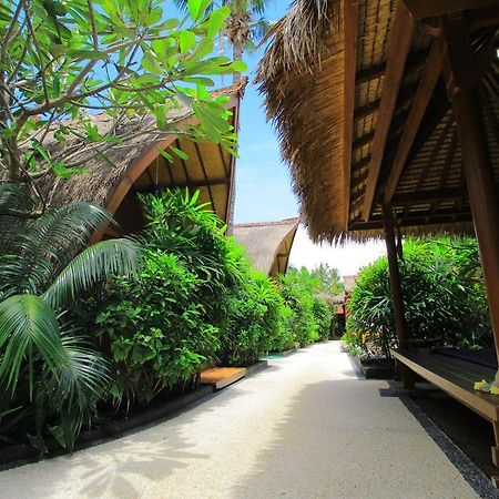 Hotel Pantai Karang Gili Trawangan Exterior foto