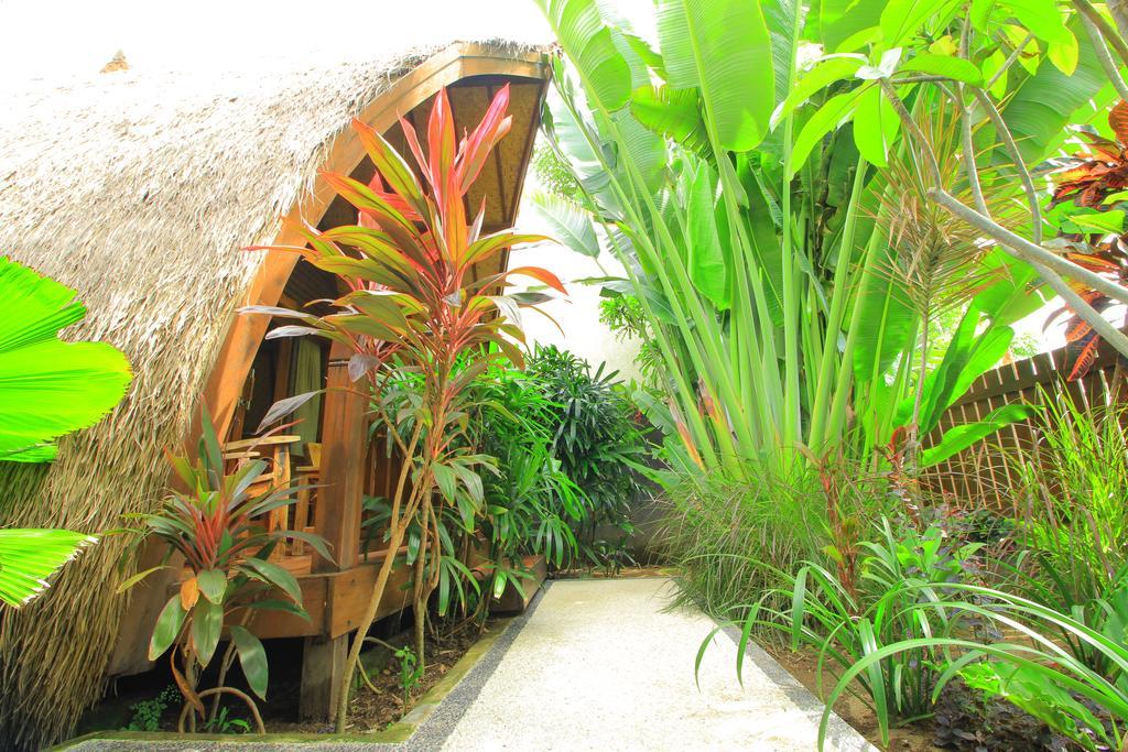 Hotel Pantai Karang Gili Trawangan Exterior foto