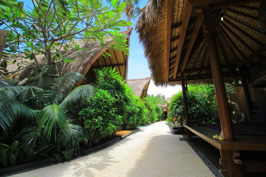 Hotel Pantai Karang Gili Trawangan Exterior foto